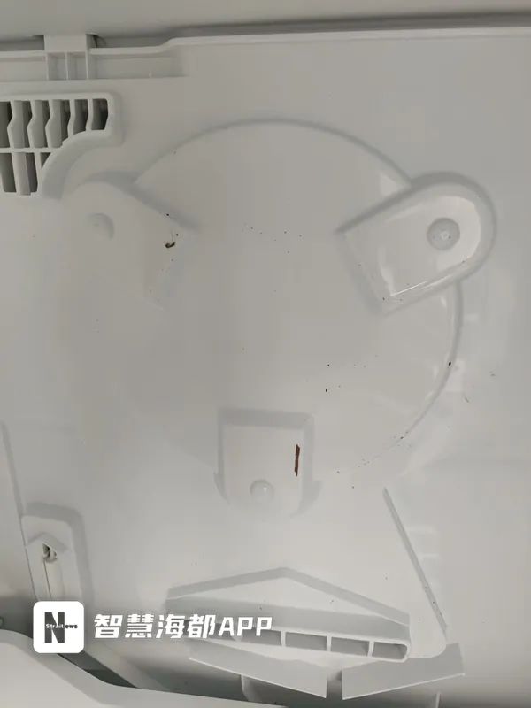 DƬ